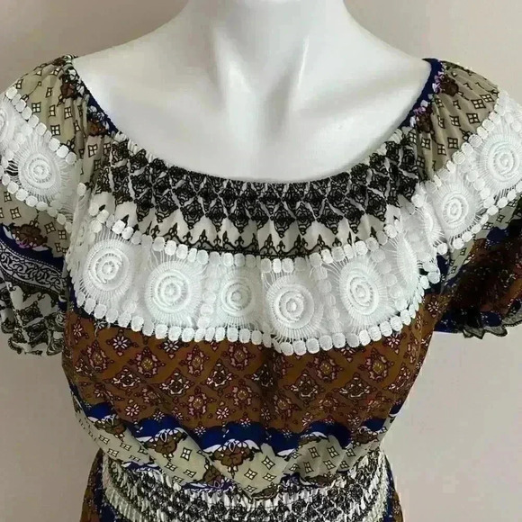 Off Shoulder Maxi Dress - Picture 2 of 8